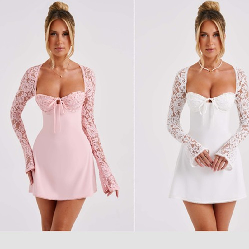 Y2K Blonde Kjole med Snøring og Åpen Rygg – Kort og Sexy