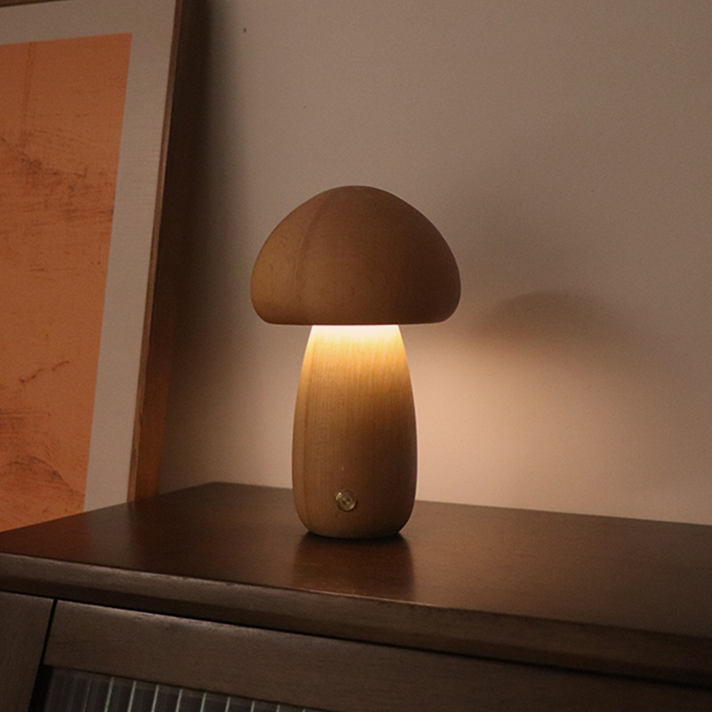 Dekorativ soppformet LED-nattlampe i treverk